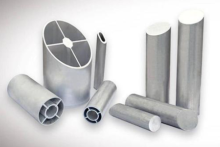 Cutting metal pipes