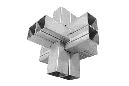 Cutting metal pipes